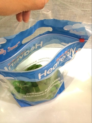 L'insalata fresca della lattuga fruttifica ortaggi freschi dell'anti nebbia dei sacchetti BOPP che imballano le borse, il vegebag, logo della stampa